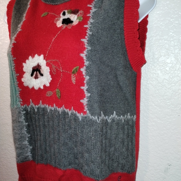 ROBERTA DI CAMERINO Sweater Vest Red Gray Flower Embroidery sz XS - Picture 10 of 16